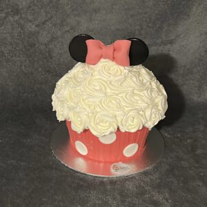 Minnie Mouse smashtaart versie 2